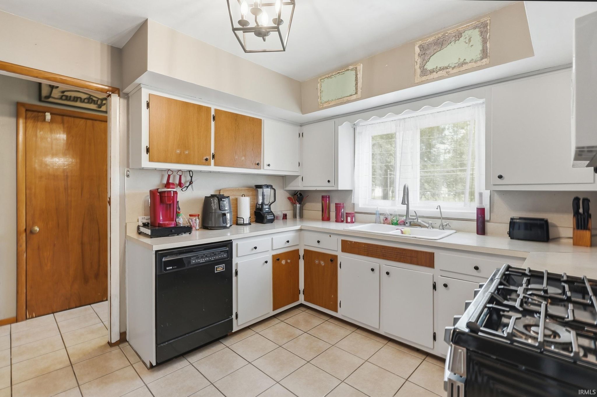 Image of 1802 Gillmore Drive